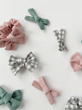 Load image into Gallery viewer, Pink Needlecord Bow Scrunchie
