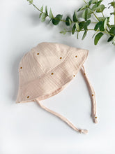 Load image into Gallery viewer, Peach Embroidered Daisy Double Gauze Sunhat
